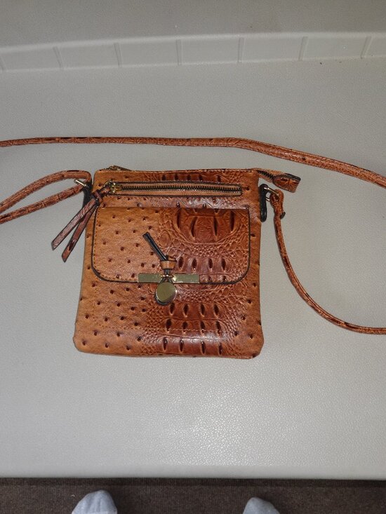 no brand Handbags - Faux leather animal print reddish brown cross body purse, gold tone hardware VGC